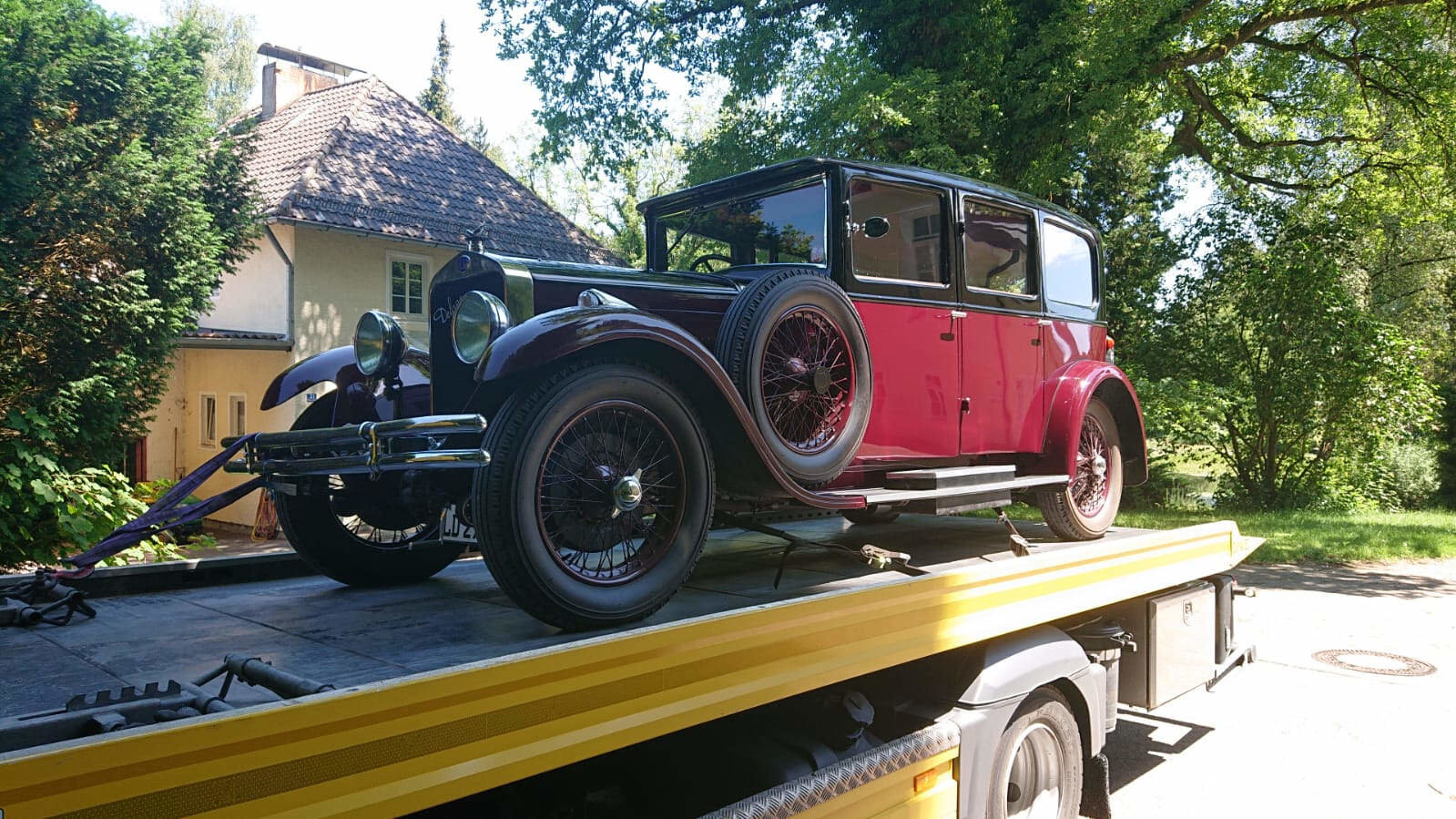 Autotransport eines Oldtimers