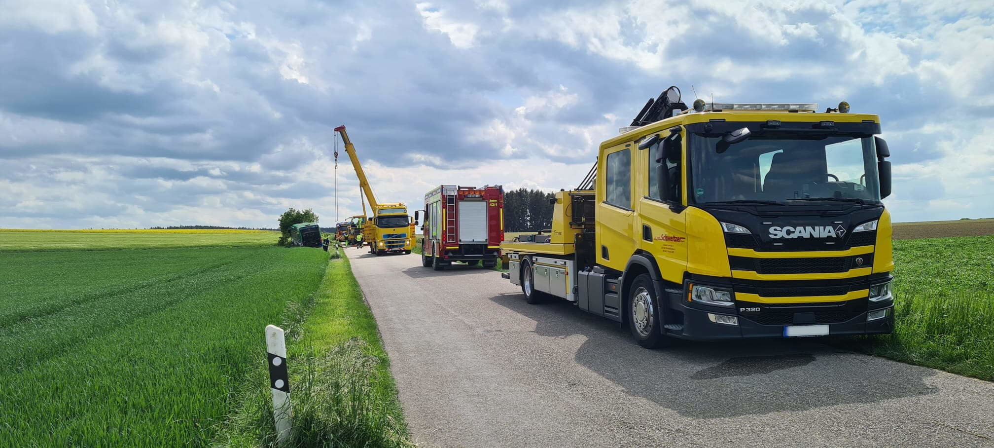 Bergung eines PKW aus Graben